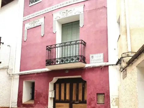 Chalet en Munébrega