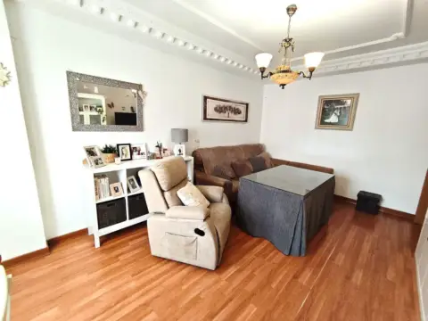 Piso en Los Milagros-La Corchera