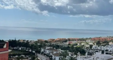 Apartamento en Urbanización El Hacho-La Duquesa Golf