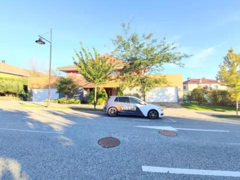 Casa adosada en Huarte - Uharte