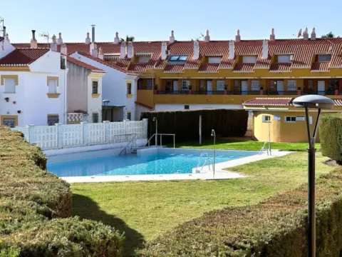 Casa adosada en calle Osa Mayor, nº 2