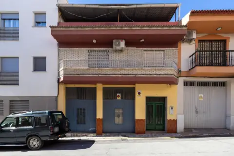 Casa adosada en Zona Norte