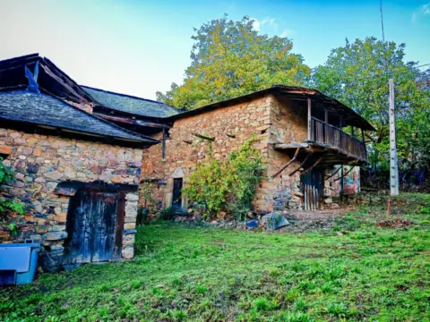 Casa en Tombrio de Arriba