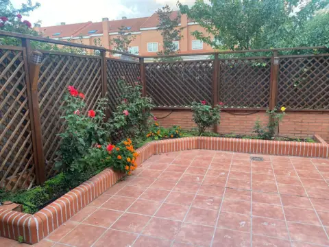 Casa adosada en Loranca- Nuevo Versalles-Parque Miraflores