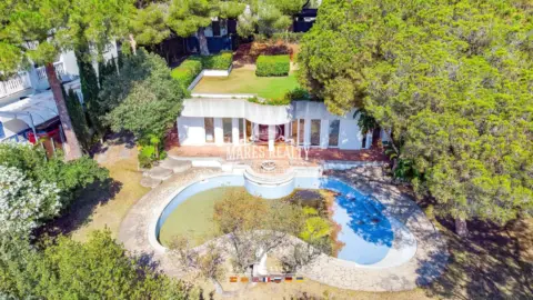 Chalet en Canyelles-La Montgoda