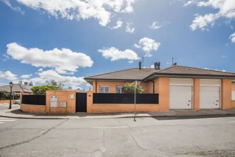 Chalet en San Antonio-Estación-Las Hervencias