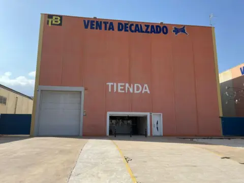 Nave industrial en La Ñorica