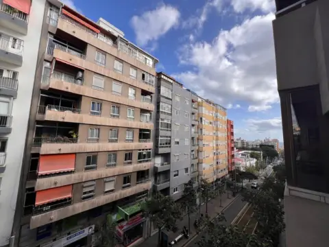 Piso en Rambla-Duggi-Los Hoteles