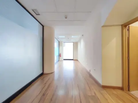 Local comercial en Ermitagaña-Mendebaldea-Etxabakoitz