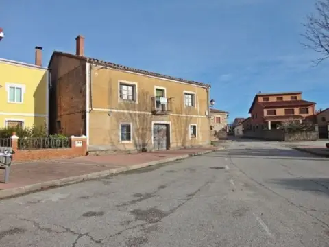Chalet en calle de la Estación, 16