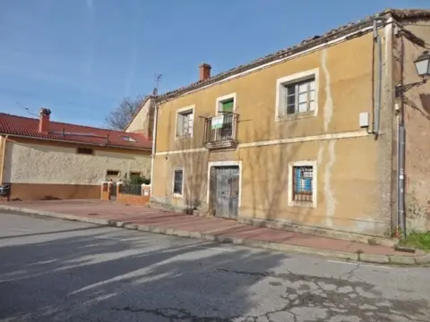 Chalet en calle de la Estación, 16