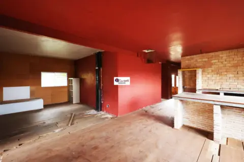 Chalet en Urbanización La Suiza Española