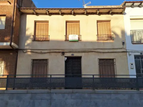 Casa adosada en Puebla de Don Rodrigo