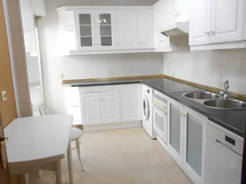 Piso en San Nicolás-La Toledana-Valle Amblés