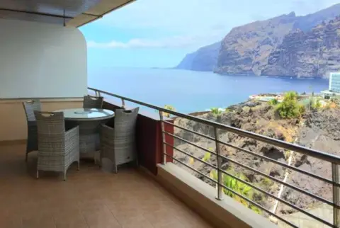 Ático en Puerto Santiago-Los Gigantes
