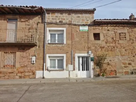 Chalet en Salas de los Infantes