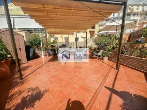 Chalet en calle de los Hermanos Álvarez Quintero, 31