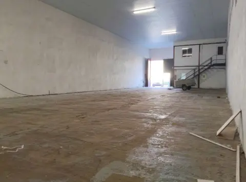 Nave industrial en Villanueva de Gállego
