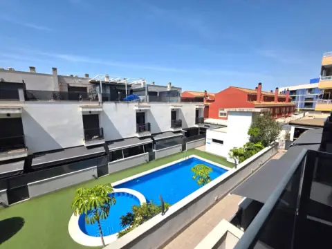 Casa adosada en Zona Eroski-Àrea Nord