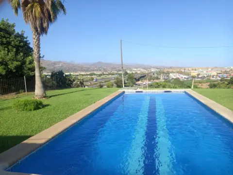 Chalet en calle Huertas Bajas