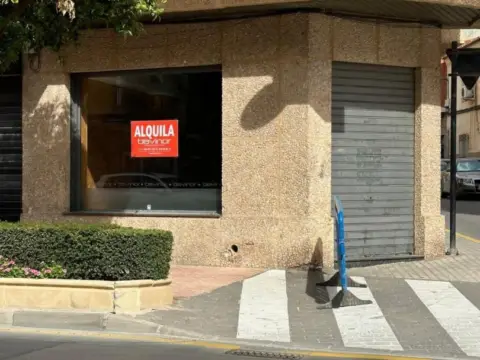 Local comercial en Alhama de Murcia