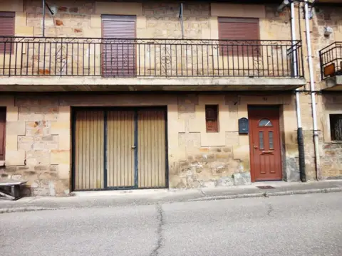 Casa adosada en calle de los Ángeles, 21