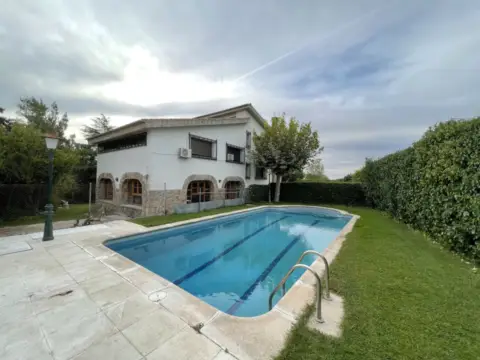 Chalet en El Olivar de Mirabal