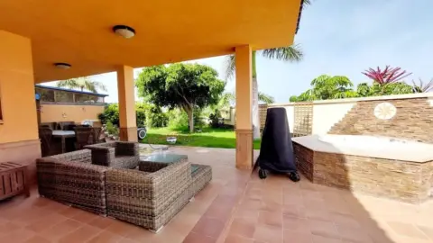 Chalet en Puerto Santiago-Los Gigantes