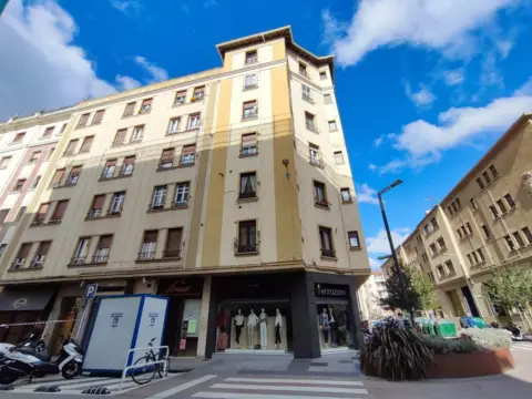 Piso en Ensanches - Zabalguneak