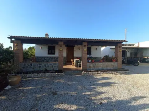Chalet en Algarrobo