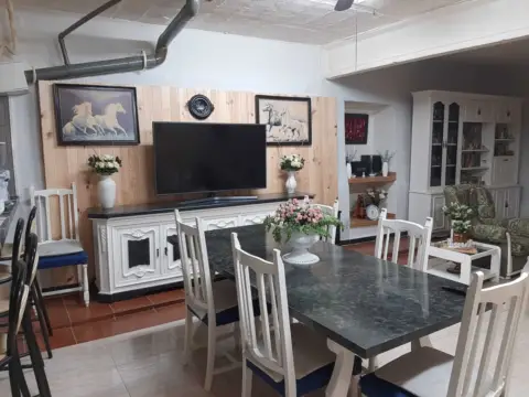 Chalet en Pueyo de Santa Cruz