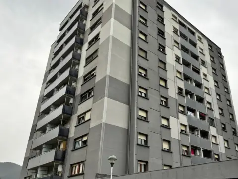 Piso en Llodio - Laudio