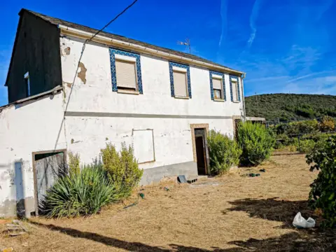 Chalet en Carucedo