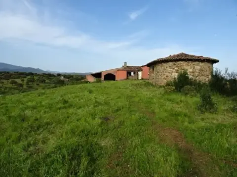 Finca rústica en Perales del Puerto
