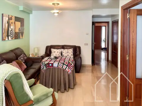 Casa adosada en La Canyera