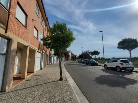 Casa adosada en Cadrete