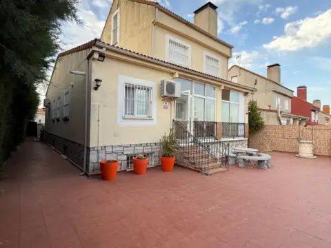 Chalet en Las Ventas de Retamosa