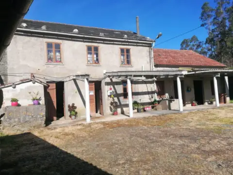 Casa en A Vila da Igrexa