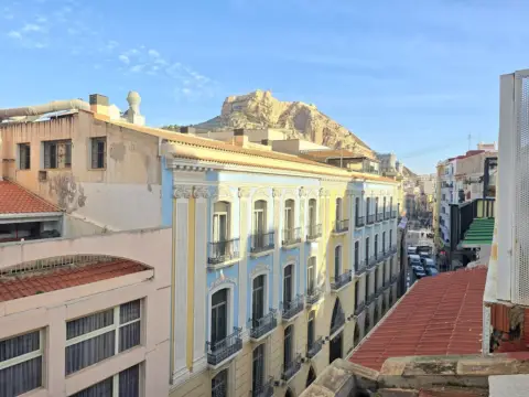 Ático en Casco Antiguo-Santa Cruz