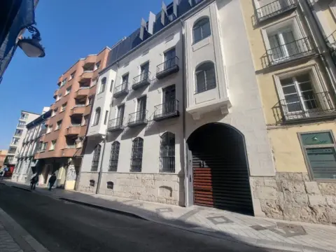 Apartamento en calle de Leopoldo Cano, 11