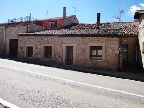 Chalet en calle de la Cruz, 25