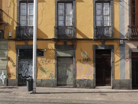 Casa adosada en Centro-Zona calle Castillo