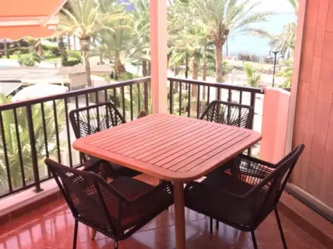 Estudio en Avenida Juan Carlos I, 26