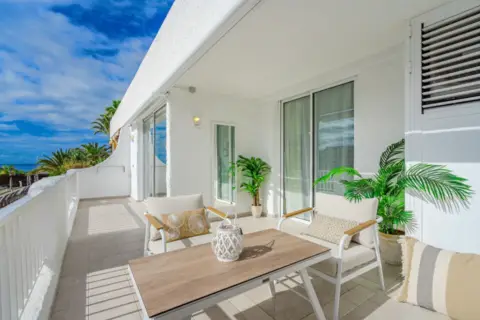 Apartamento en Callao Salvaje-Playa Paraíso-Armeñime