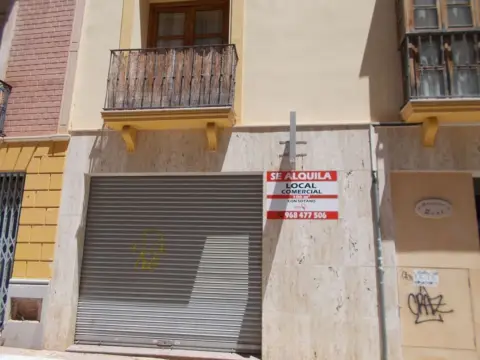 Local comercial en Centro-Corredera