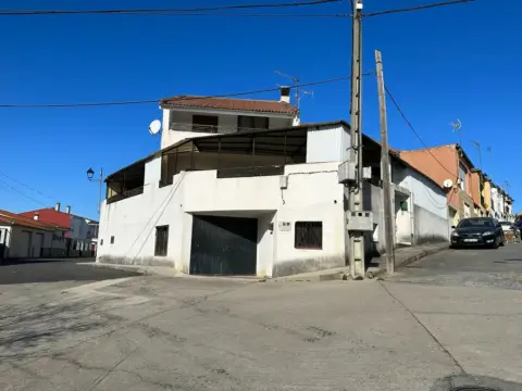 Chalet en Malpartida de Plasencia