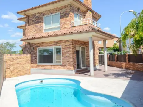 Chalet en Núcleo Urbano