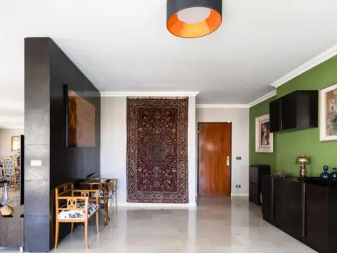 Ático en Rambla-Duggi-Los Hoteles