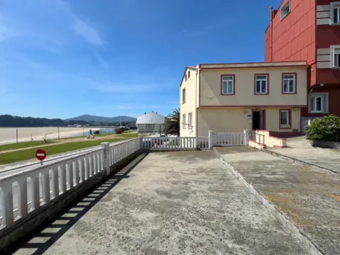 Chalet en Avenida de la Ribeira, 14