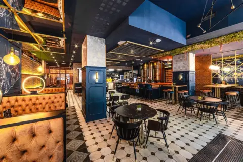 Local comercial en El Cónsul-El Romeral-La Colonia Santa Inés